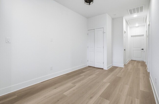 Building Photo - 307 Bolden St