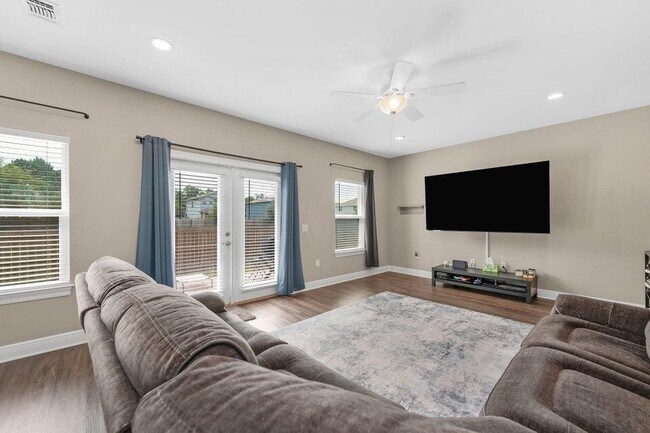 Building Photo - 2327 Hadleigh Hills Ct