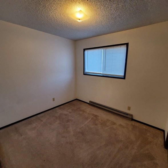 Building Photo - 1224 E 3rd St