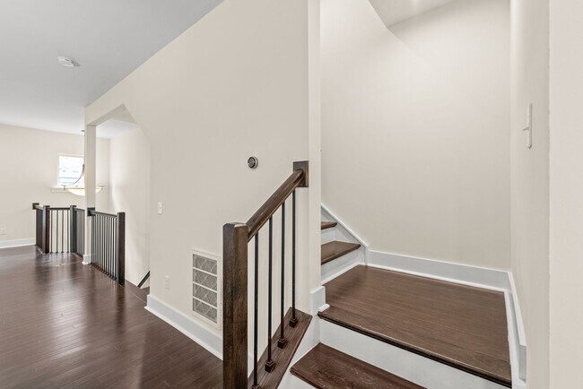 Building Photo - 13051 Tinton Ave