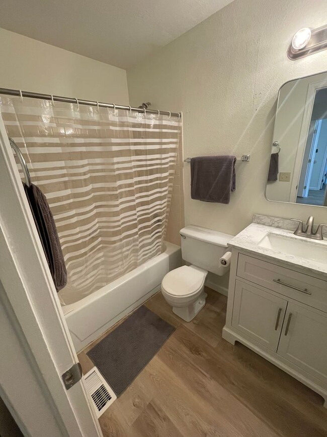 Building Photo - 4833 White Rock Cir