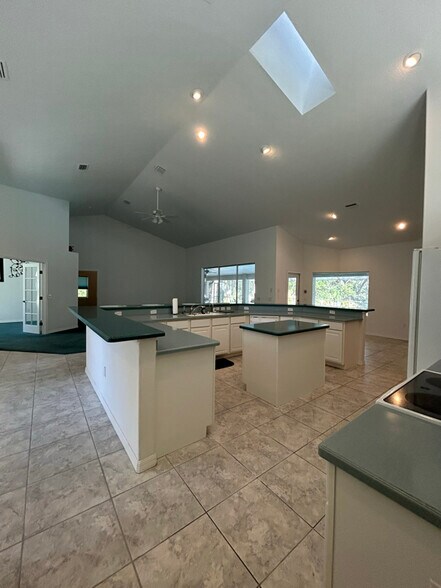 Building Photo - 10259 N Lupi Point