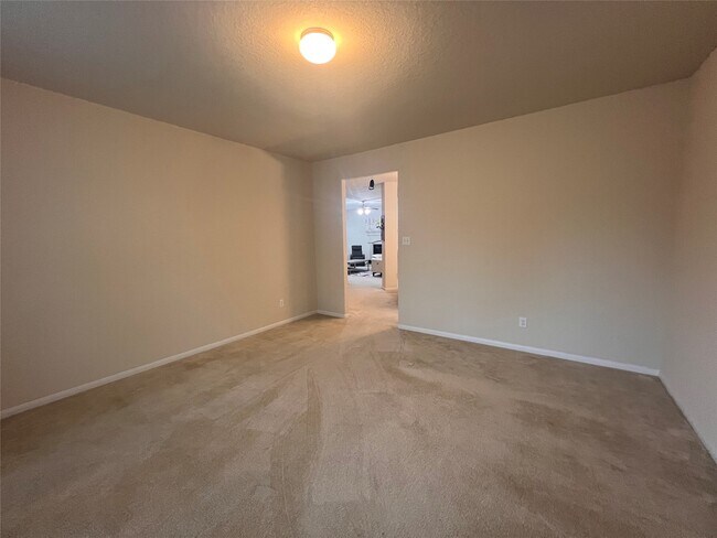 Building Photo - 5410 Peppermint Ln