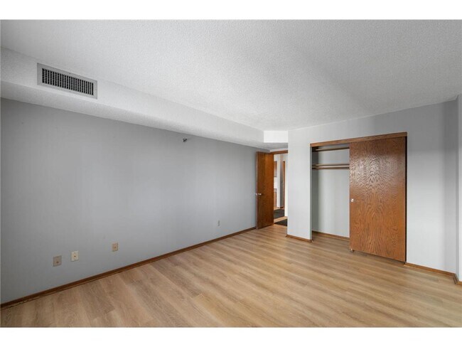 Building Photo - 121 Washington Ave S