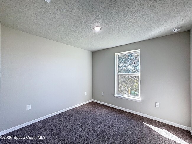 Building Photo - 500 L M Davey Ln