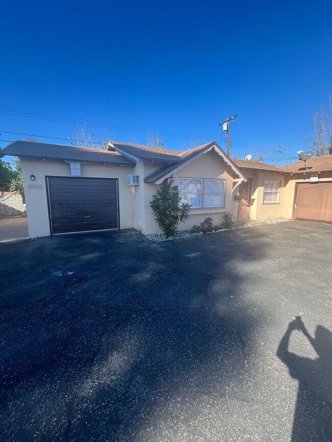 Building Photo - Aspan