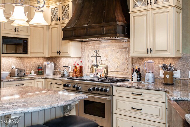 Building Photo - 106 Greenfield Ave