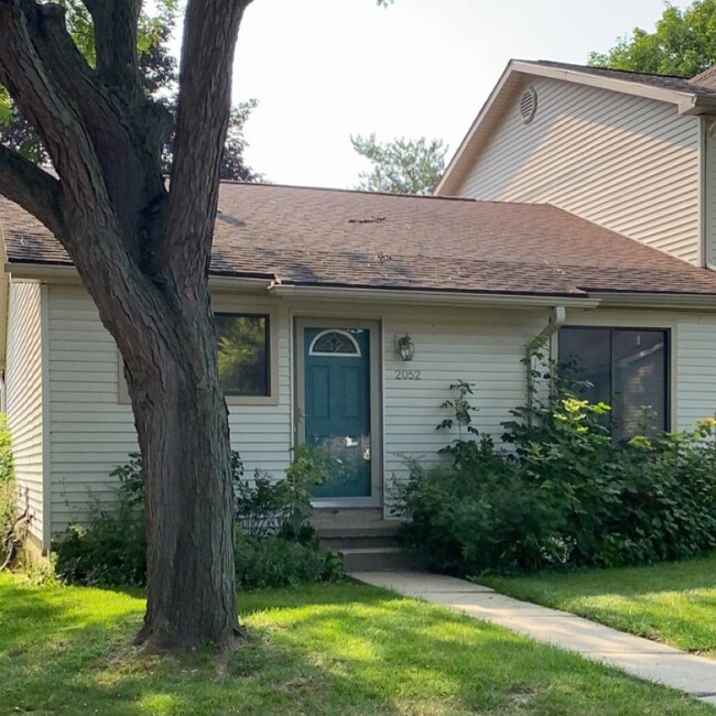 Primary Photo - 2052 Blue Lac Dr