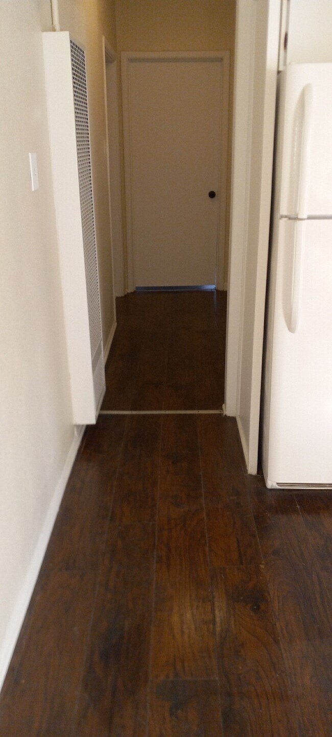 Building Photo - 1701 Dawson St