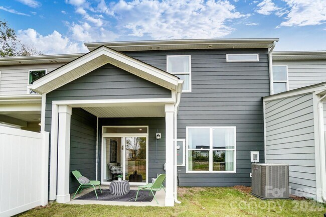 Building Photo - 3977 Fadden St