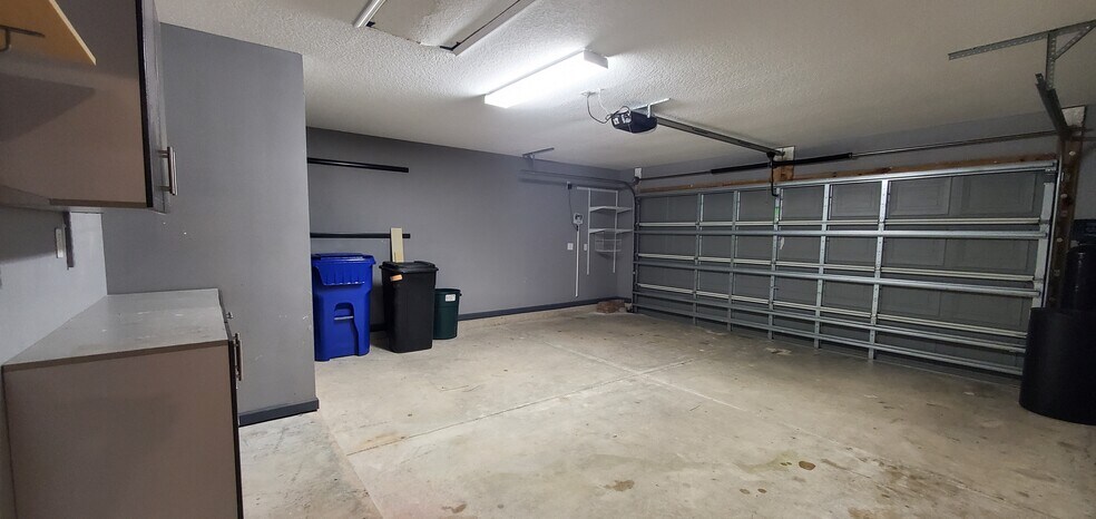 Building Photo - 996 Beckingham Dr