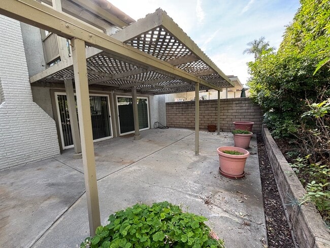 Building Photo - For Lease – Spacious 3 Bedroom Townhome in La Mirada