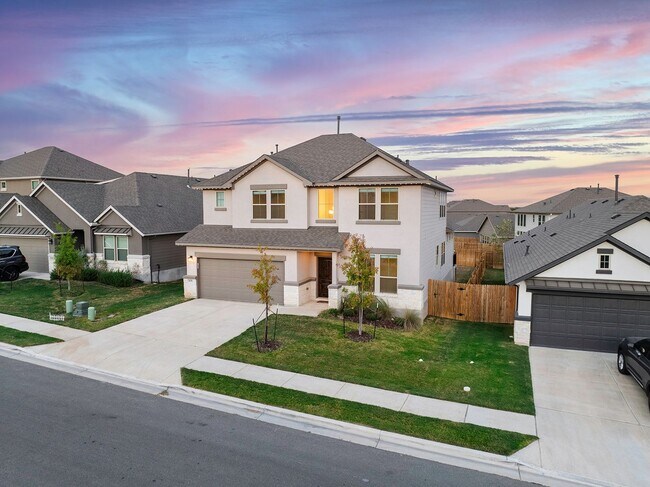 Building Photo - Amazing 5 Bedroom Home - Georgetown