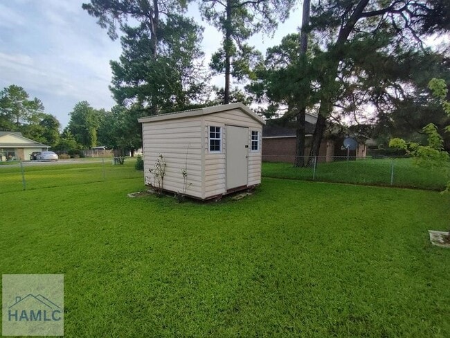 Building Photo - 633 Trevor St