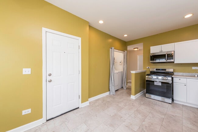 Building Photo - 515 2nd St