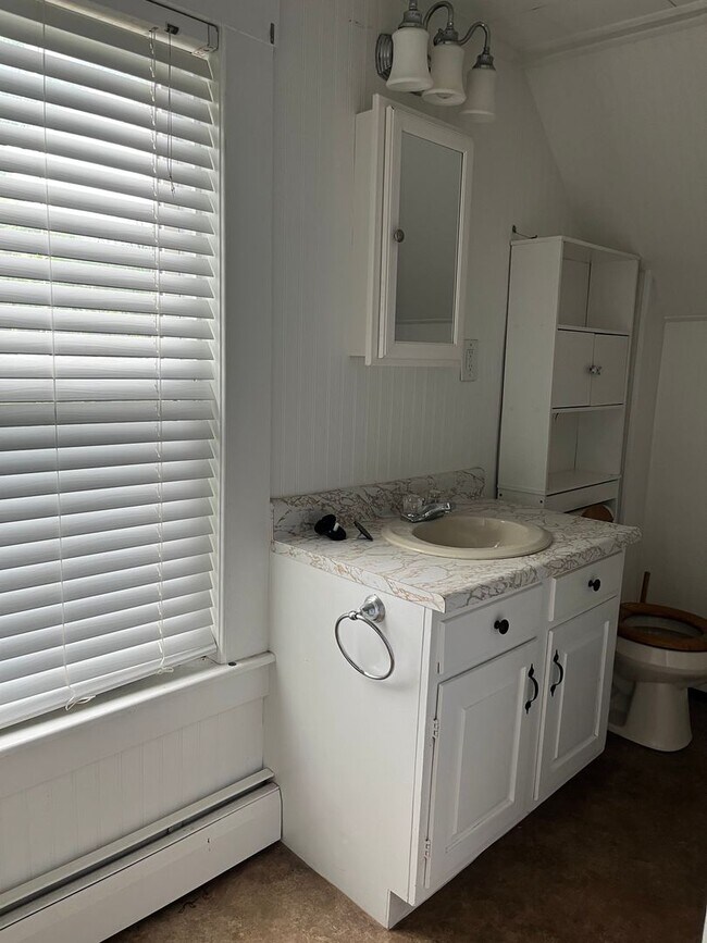 Building Photo - 189 Gilford Ave