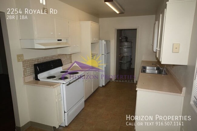 Building Photo - 2254 Royale Rd