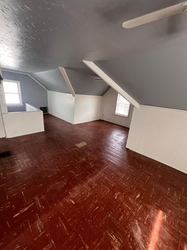 Building Photo - 3914 Brookside Blvd