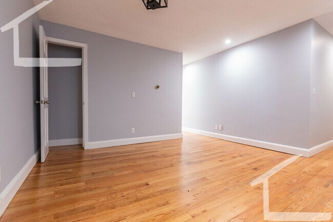 Building Photo - What a deal! Allston 1-bed with Heat/Hot Water Incl
