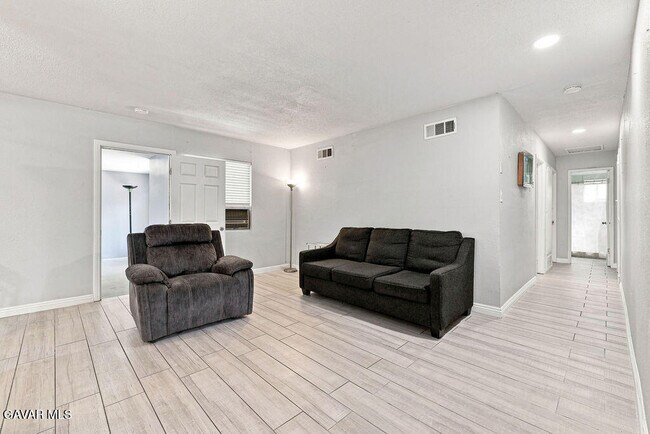 Building Photo - 45554 6th St E