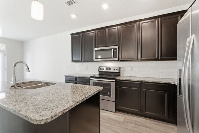 Building Photo - Murfreesboro Townhome