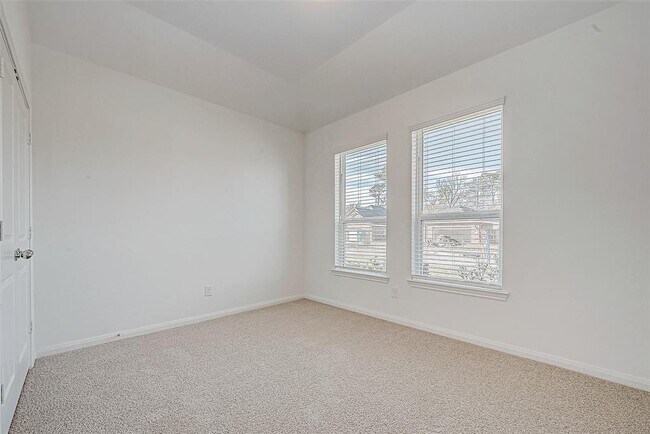 Building Photo - 3926 Sugardale St
