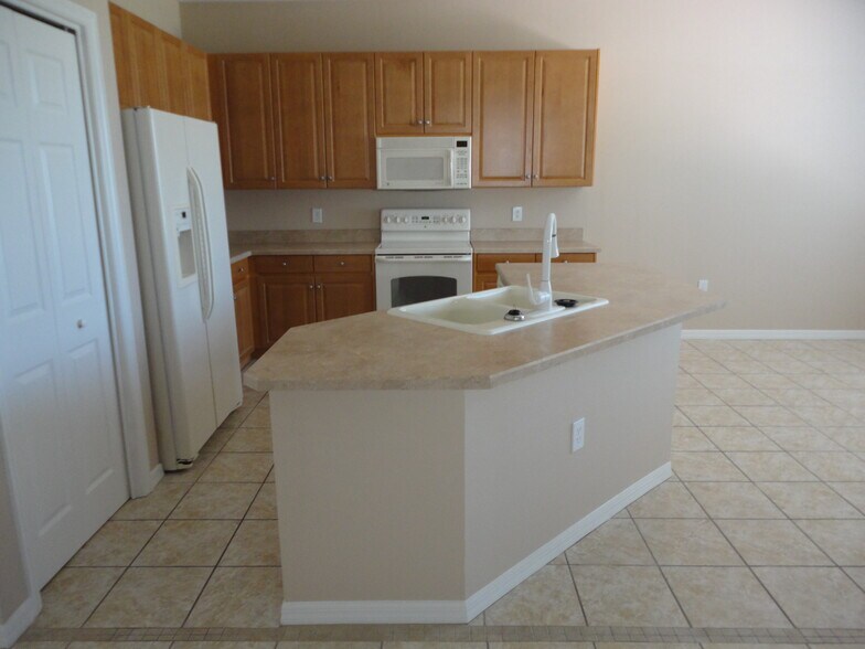 Building Photo - 5917 Wedgefield Dr