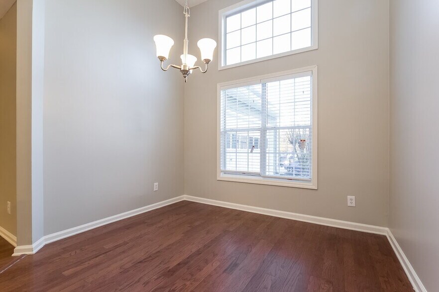 Building Photo - 865 Chatham Park Dr SW