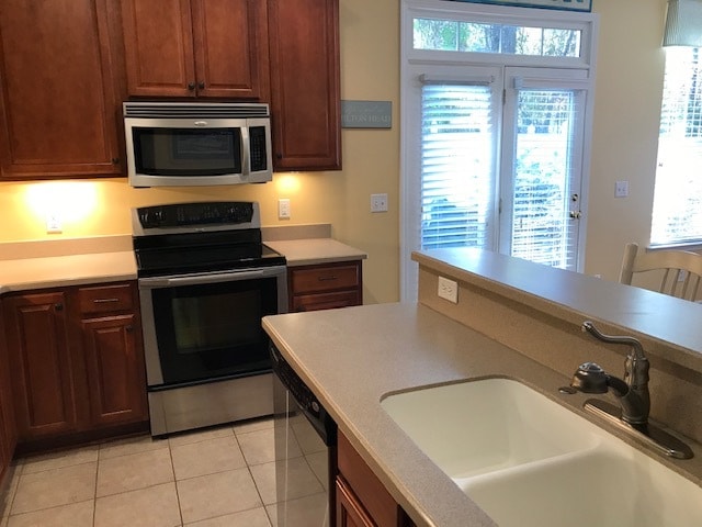 KItchen - 27 Sugar Maple Ln