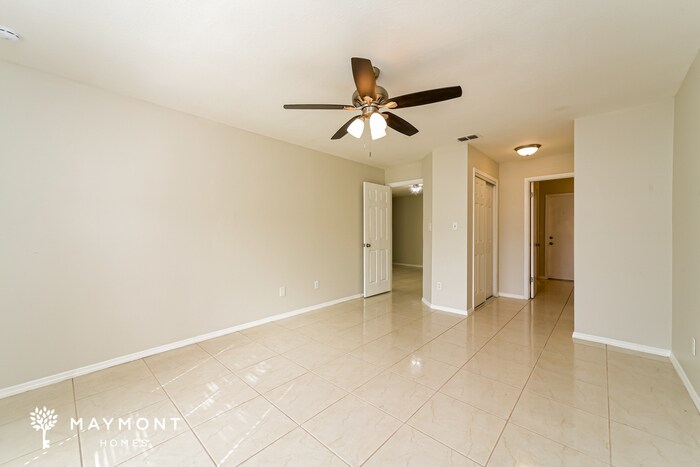 Building Photo - 2315 Bay Leaf Dr