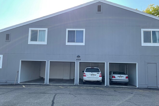 Building Photo - 4165 Monroe Dr
