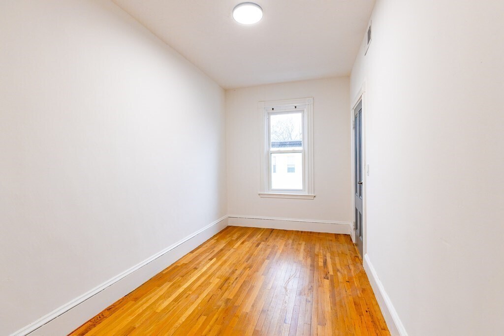 Building Photo - 178 L St