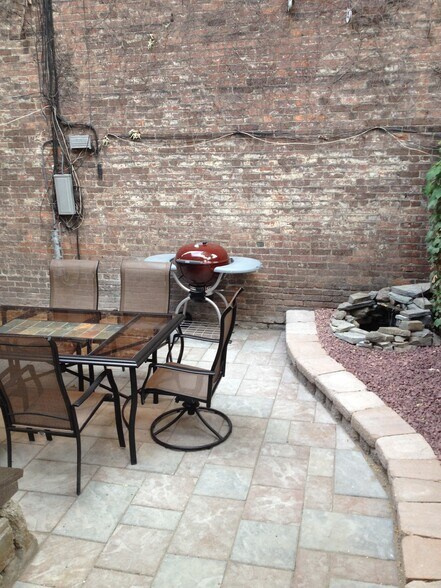 Building Photo - 376 Madison Ave