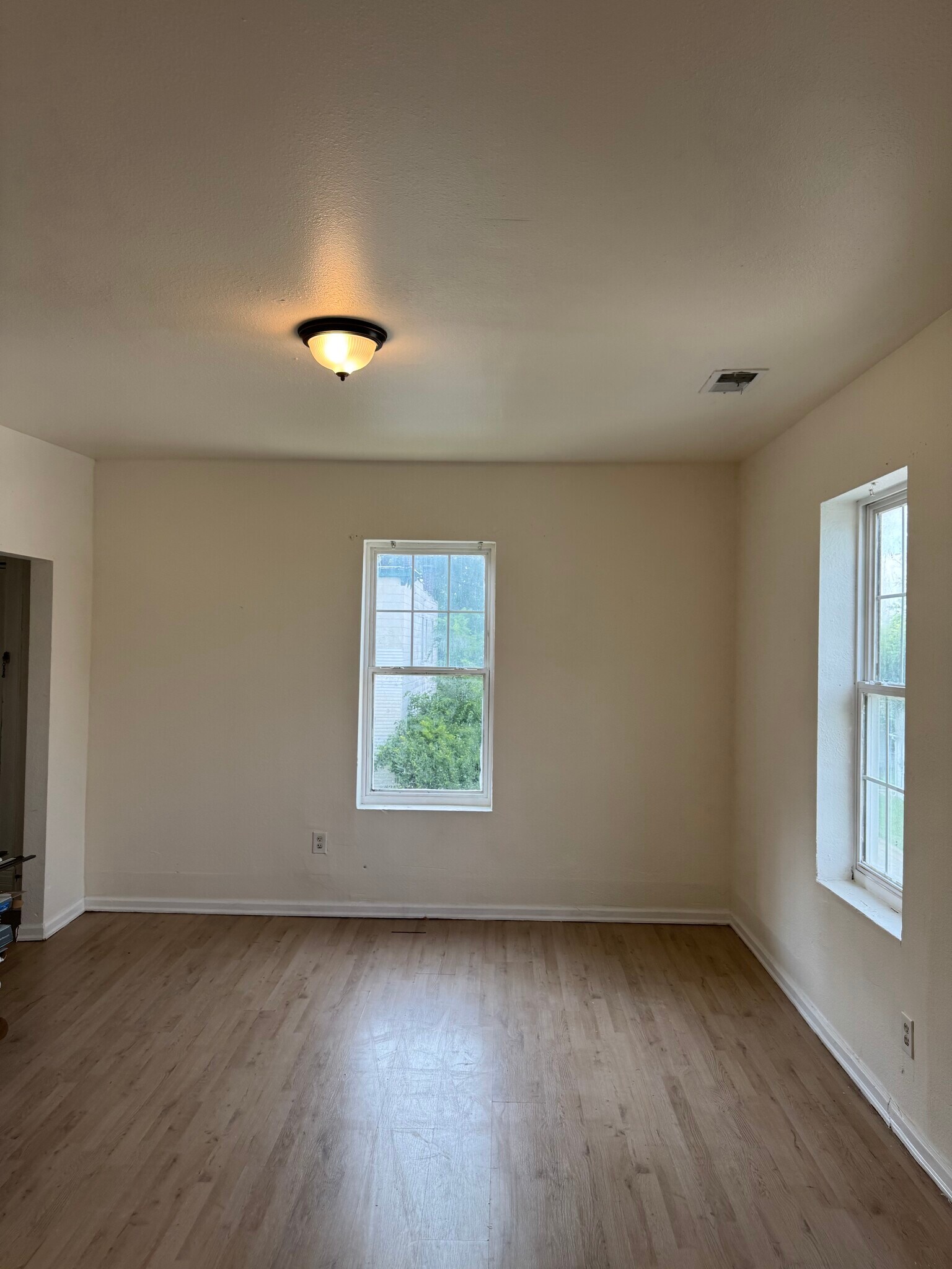 Building Photo - 844 Canaan Ave