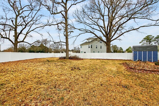 Building Photo - Spacious 5-Bedroom Home in Virginia Beach