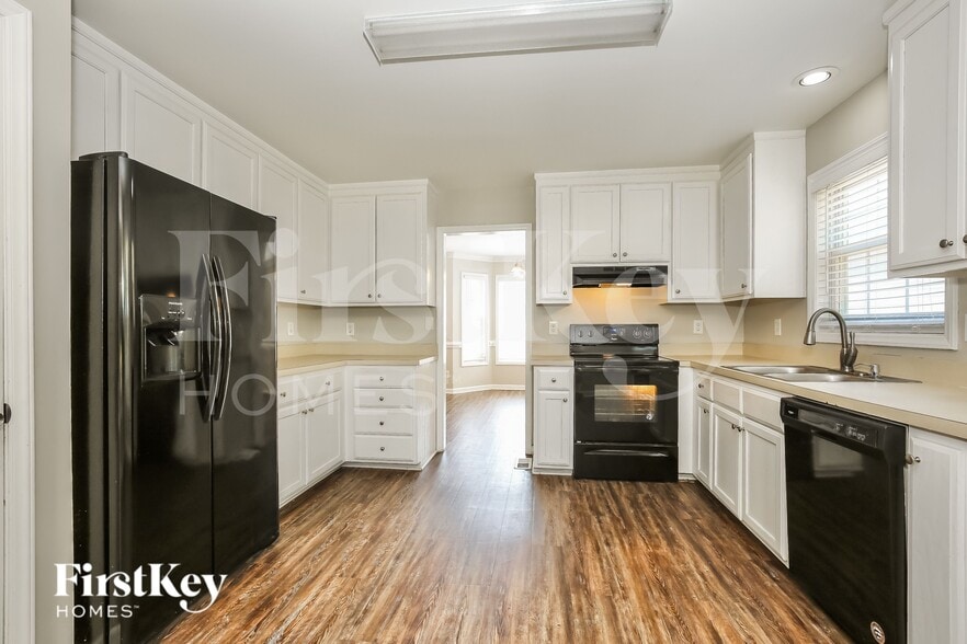 Building Photo - 4912 Heritage Woods Ct