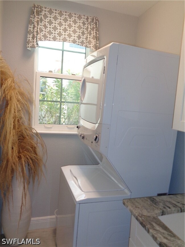 Building Photo - 575 El Camino Real