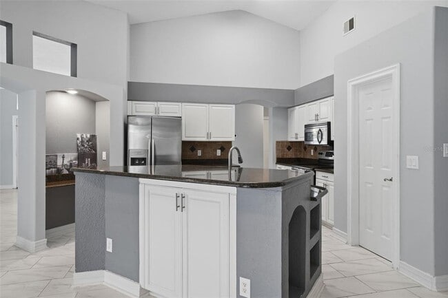 Building Photo - 1608 Imperial Palm Dr