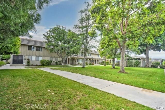 Building Photo - 4555 Larwin Ave