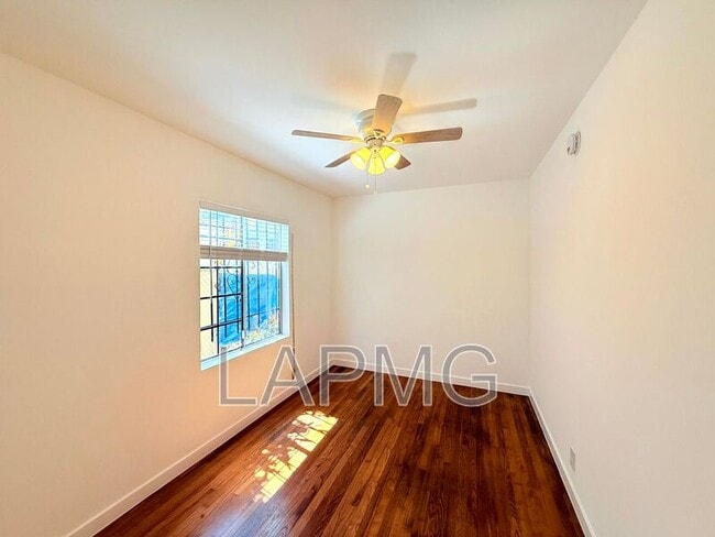 Building Photo - 637 Rose Ave