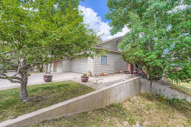 Building Photo - 776 Chimney Creek Dr