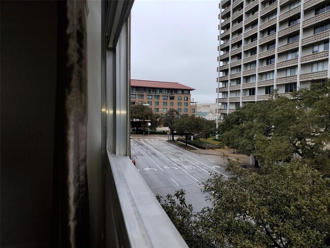 Building Photo - 1800 Lavaca St
