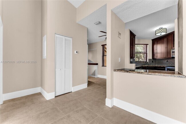 Building Photo - 15563 N Miami Lakeway