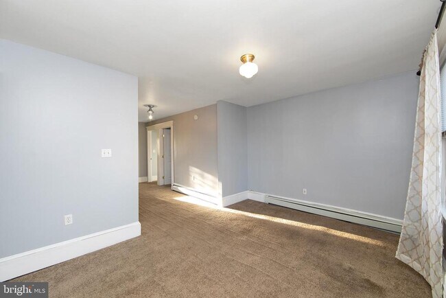 Building Photo - 11 Church St