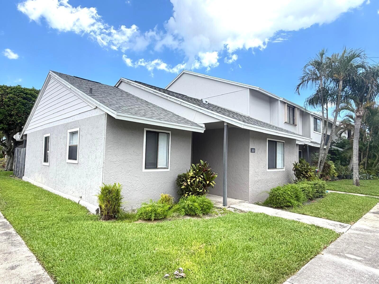 Building Photo - 3808 Inlet Cir