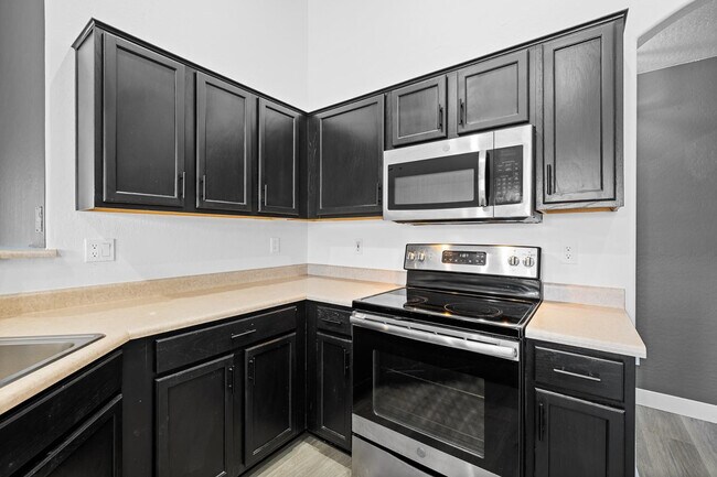Building Photo - 22994 W Solano Dr