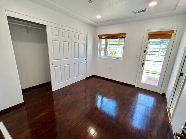Building Photo - Charming 2 Bed / 2 Bath Coastal Retreat with Ocean Views in Ocean Beach
