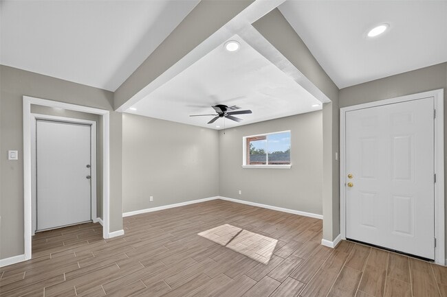 Building Photo - 5126 Denoron Dr