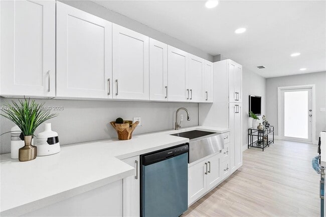 Building Photo - 925 NW 84th St