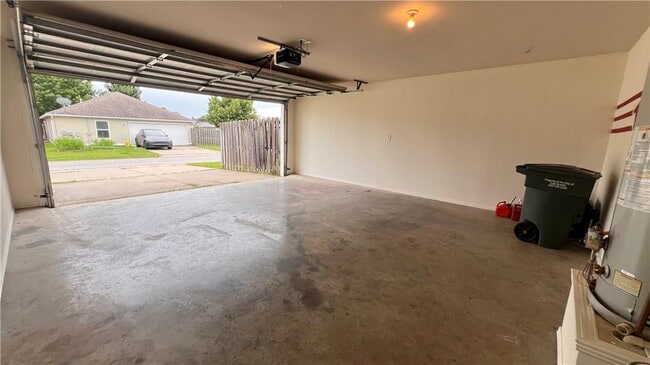 Building Photo - 4419 W Pecan St
